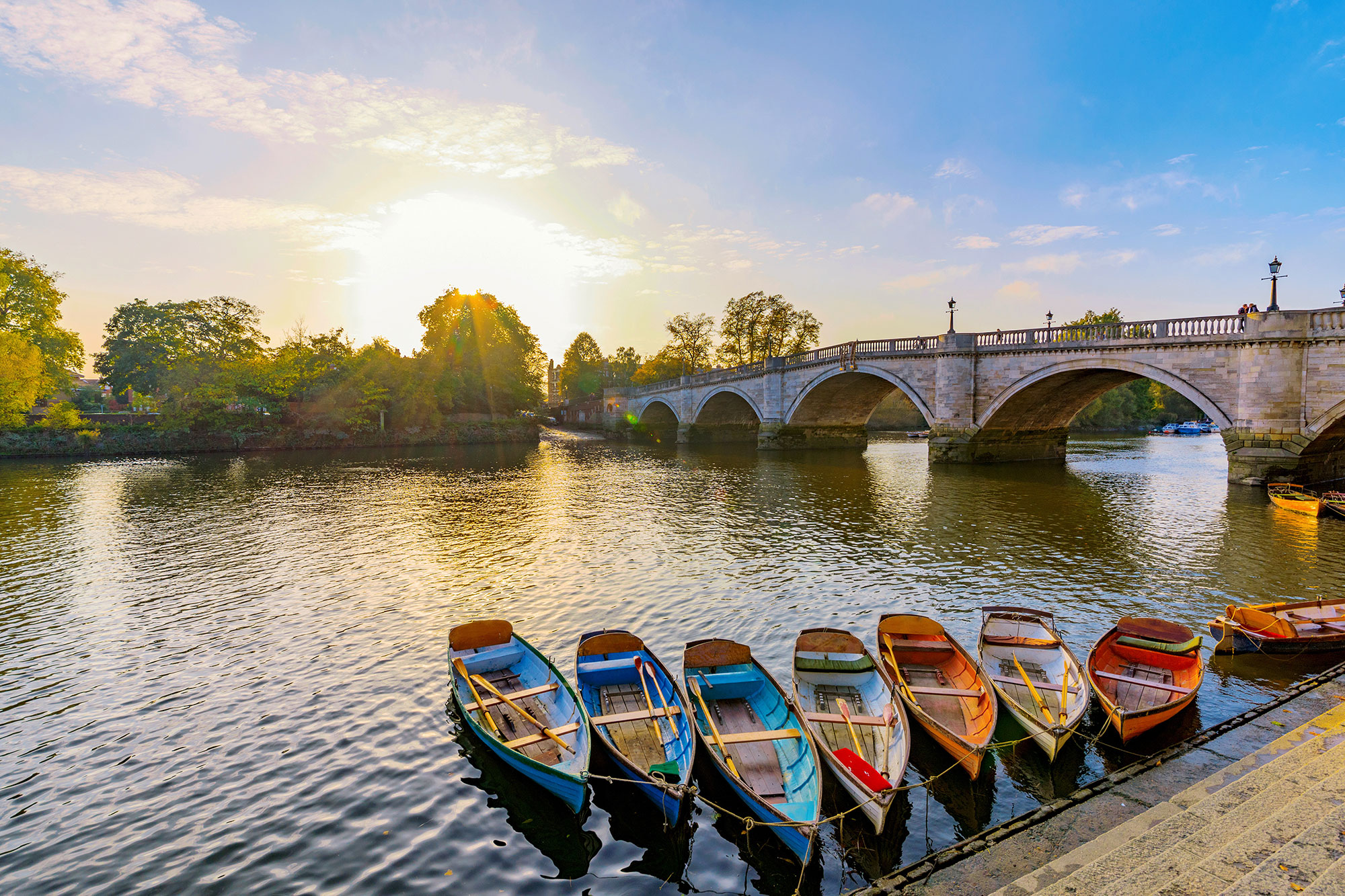 Richmond-River-Thames-boats-and-bridge