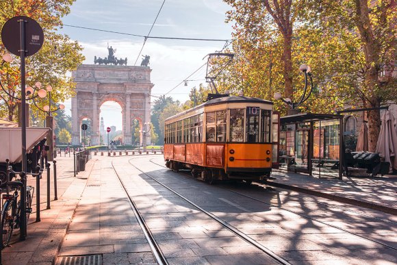 Famous-vintage-tram-in-the-centre-of-the-Old-Town-of-Milan